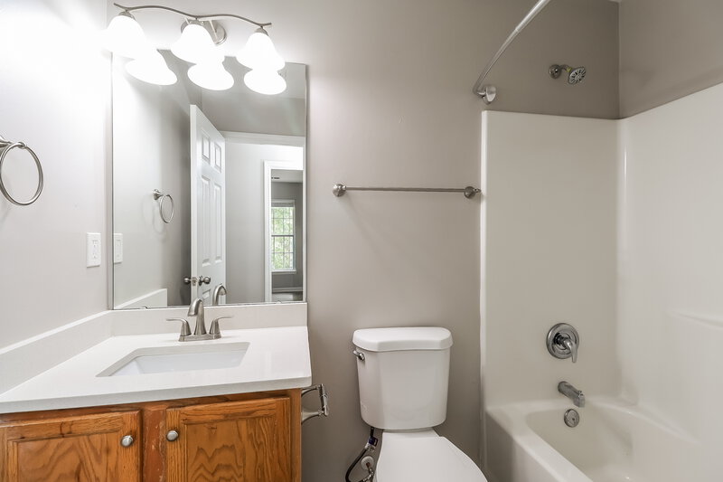 1,930/Mo, 211 Winding Canyon Dr Charlotte, NC 28214 Bathroom View