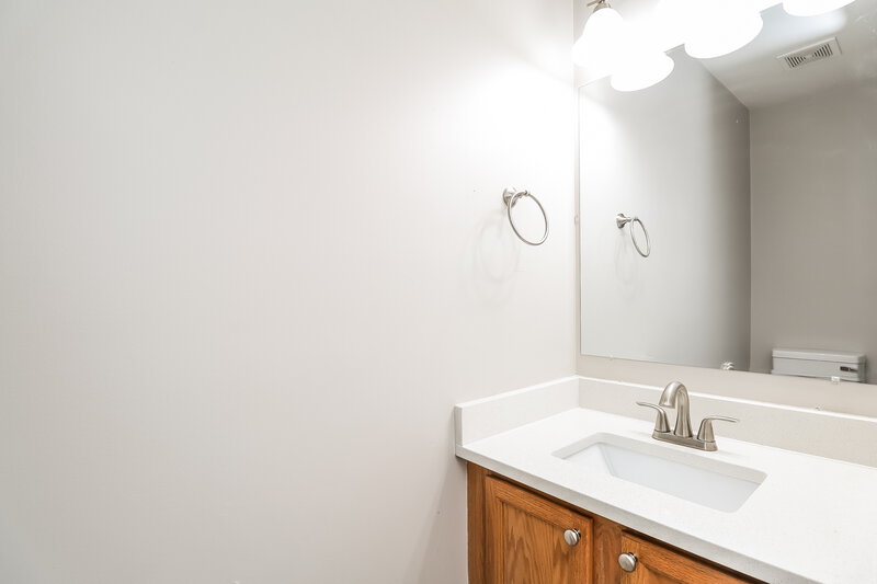 1,930/Mo, 211 Winding Canyon Dr Charlotte, NC 28214 Bathroom View 2