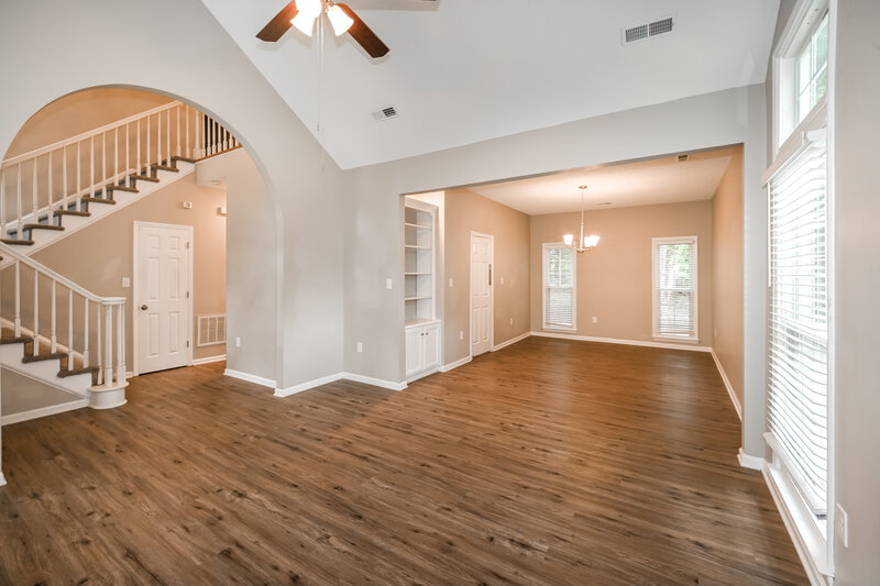 2,345/Mo, 4107 Garden Grove Ln Charlotte, NC 28269 Living Room View 2