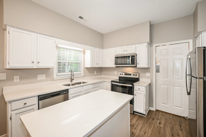 2,345/Mo, 4107 Garden Grove Ln Charlotte, NC 28269 Kitchen View