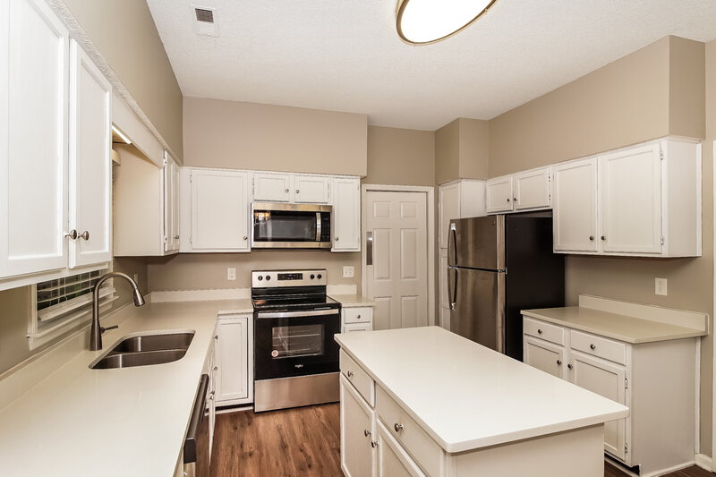 2,380/Mo, 4107 Garden Grove Ln Charlotte, NC 28269 Kitchen View 2