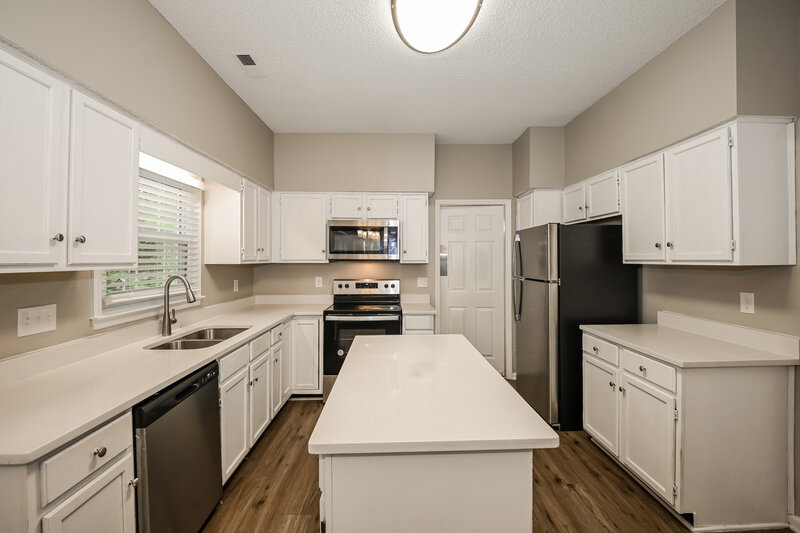 2,345/Mo, 4107 Garden Grove Ln Charlotte, NC 28269 Kitchen View 2
