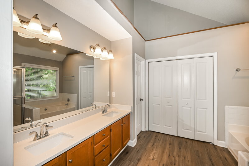 2,345/Mo, 4107 Garden Grove Ln Charlotte, NC 28269 Bathroom View
