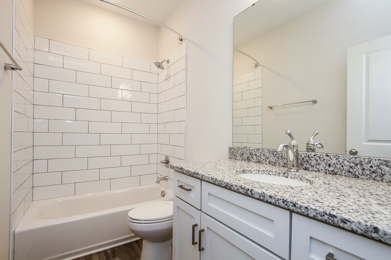 2,390/Mo, 2505 Scott St Unit 2 Kannapolis, NC 28083 Main Bathroom View