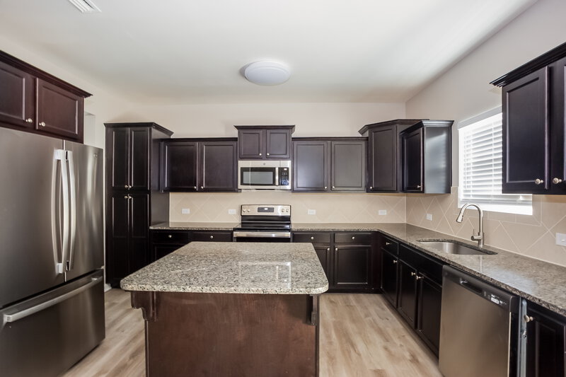 1,805/Mo, 3378 Saddlebrook Dr Midland, NC 28107 Kitchen View