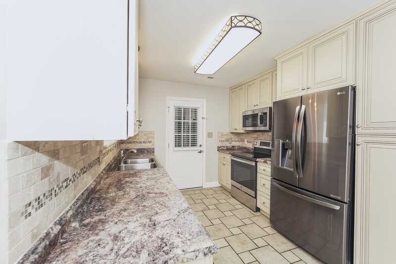 2,535/Mo, 14506 Buckton Ln Matthews, NC 28105 Kitchen View 2