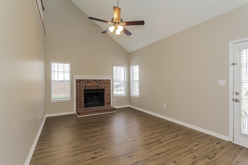 2,690/Mo, 4714 Saxonbury Way Charlotte, NC 28269 Living Room View
