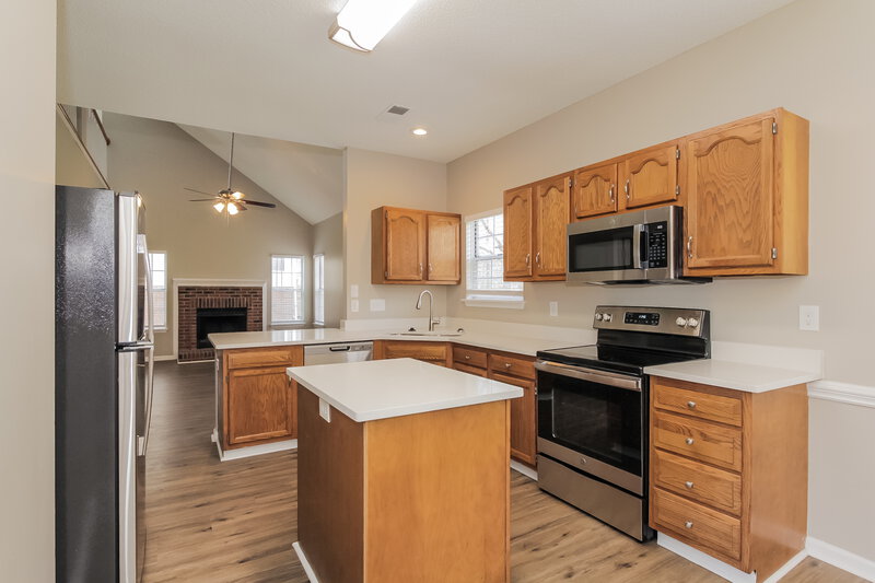 2,690/Mo, 4714 Saxonbury Way Charlotte, NC 28269 Kitchen View 2