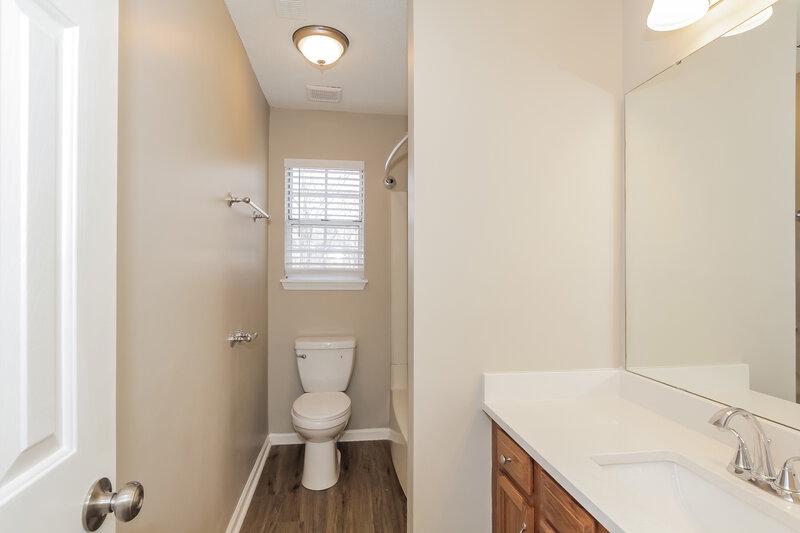2,690/Mo, 4714 Saxonbury Way Charlotte, NC 28269 Bathroom View