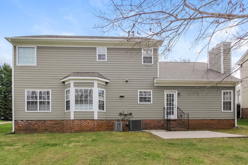 2,690/Mo, 4714 Saxonbury Way Charlotte, NC 28269 Rear View