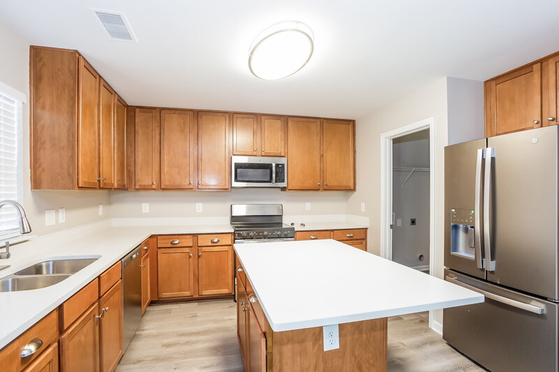 1,895/Mo, 2003 Summit Ridge Ln Kannapolis, NC 28083 Kitchen View