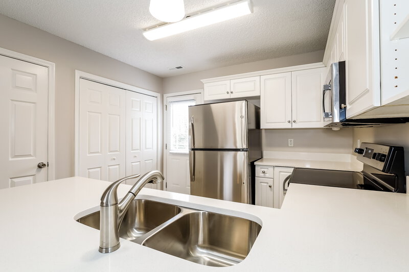 1,460/Mo, 449 Guiness Pl Rock Hill, SC 29730 Kitchen View 2