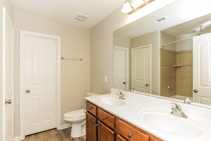 2,600/Mo, 1028 Marcus St Indian Land, SC 29707 Main Bathroom View