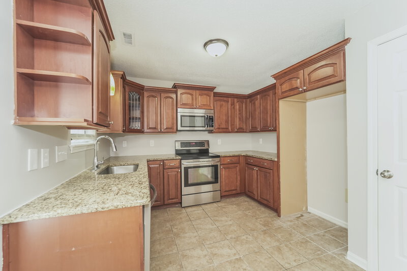 2,205/Mo, 4128 Highcroft Ln Charlotte, NC 28269 Kitchen View 2