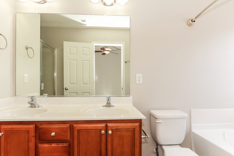 2,120/Mo, 8719 Lenox Pointe Dr Charlotte, NC 28273 Misc View 12