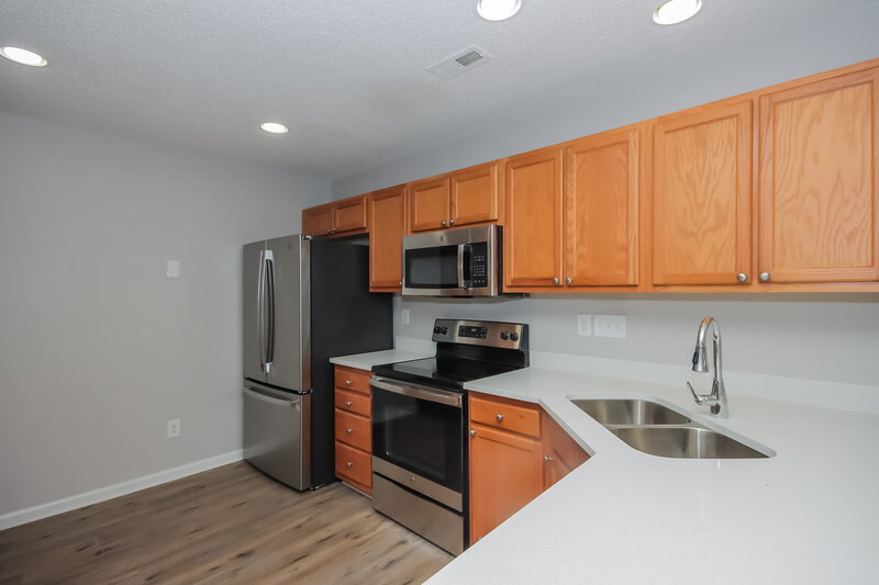 2,670/Mo, 8042 Christmas Ct Charlotte, NC 28216 Kitchen View