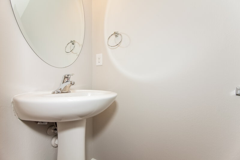 1,760/Mo, 940 Joselynn Dr Gastonia, NC 28054 Bathroom View 2