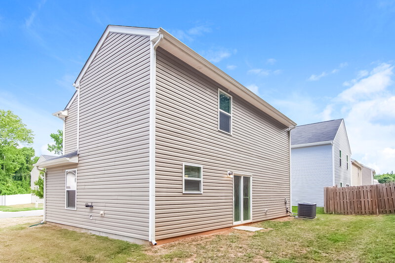 1,760/Mo, 940 Joselynn Dr Gastonia, NC 28054 Rear View