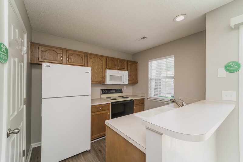 1,665/Mo, 5746 Prescott Ct Charlotte, NC 28269 Kitchen View