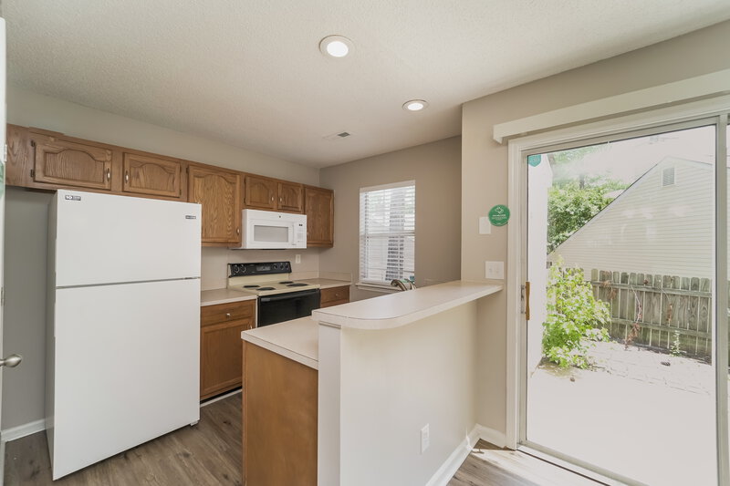 1,665/Mo, 5746 Prescott Ct Charlotte, NC 28269 Kitchen View 2