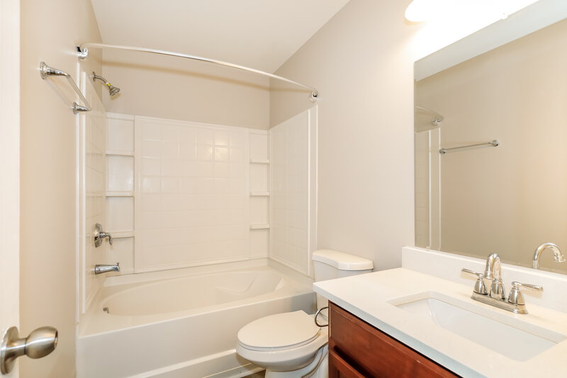 1,965/Mo, 14072 Singleleaf Ln Charlotte, NC 28278 Main Bathroom View