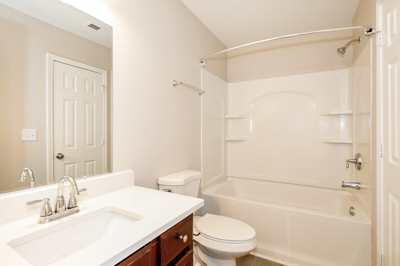 1,965/Mo, 14072 Singleleaf Ln Charlotte, NC 28278 Bathroom View