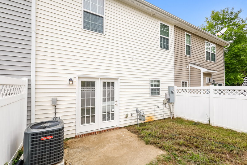 1,965/Mo, 14072 Singleleaf Ln Charlotte, NC 28278 Rear View
