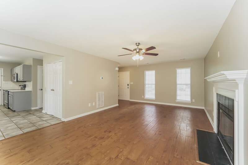 2,015/Mo, 12901 Angel Oak Dr Huntersville, NC 28078 Living Room View 2