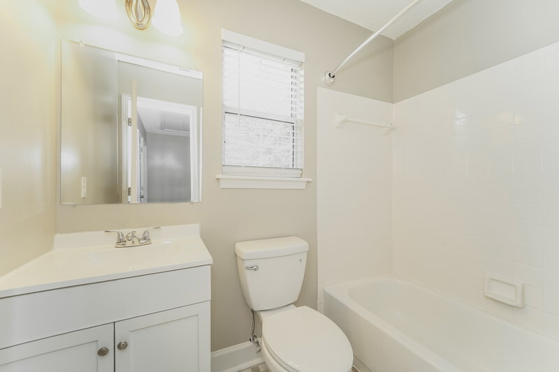 2,015/Mo, 12901 Angel Oak Dr Huntersville, NC 28078 Bathroom View