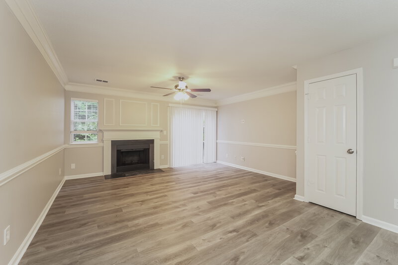 1,890/Mo, 3204 Summercroft Ln Charlotte, NC 28269 Living Room View 2
