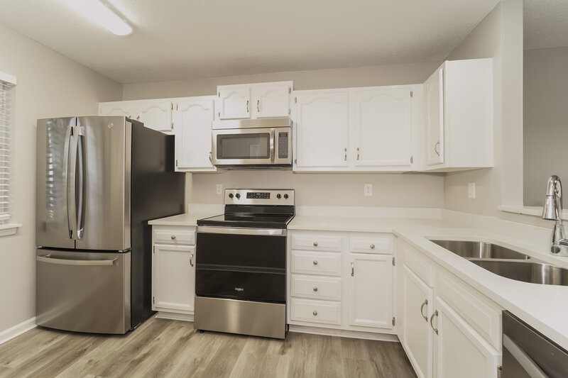 1,890/Mo, 3204 Summercroft Ln Charlotte, NC 28269 Kitchen View