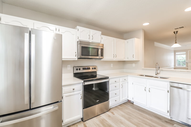 1,685/Mo, 3204 Summercroft Ln Charlotte, NC 28269 Kitchen View