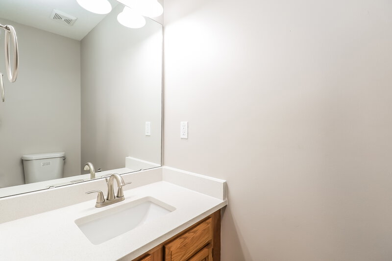 1,685/Mo, 3204 Summercroft Ln Charlotte, NC 28269 Bathroom View 2
