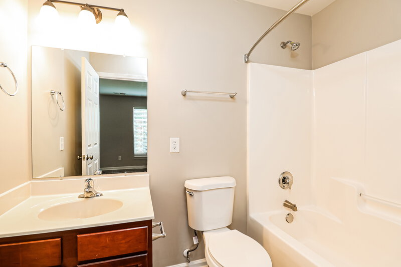 2,245/Mo, 10480 Alexander Martin Ave Charlotte, NC 28277 Bathroom View 3