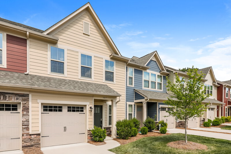 2,375/Mo, 307 Pond Place Ln Matthews, NC 28104 Front View