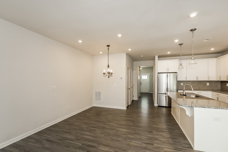 2,375/Mo, 307 Pond Place Ln Matthews, NC 28104 Dining Room View