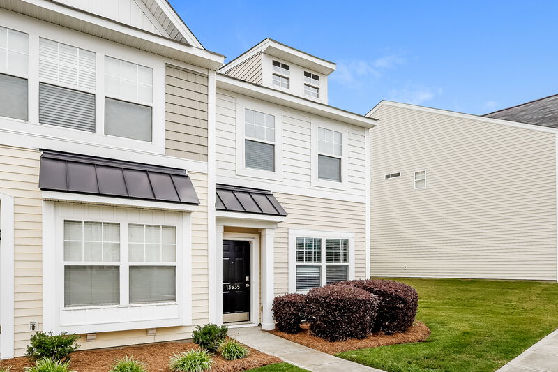 1,715/Mo, 13635 Calloway Glen Dr Charlotte, NC 28273 Front View