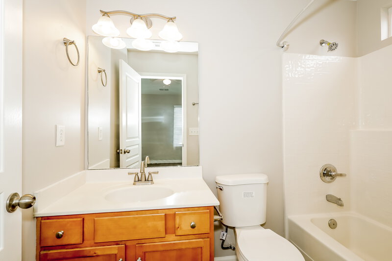 1,715/Mo, 13635 Calloway Glen Dr Charlotte, NC 28273 Bathroom View