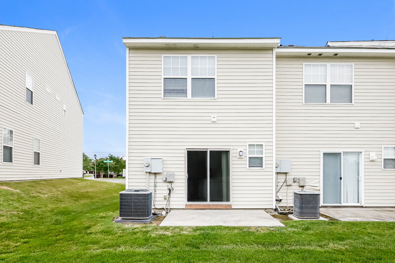1,715/Mo, 13635 Calloway Glen Dr Charlotte, NC 28273 Rear View