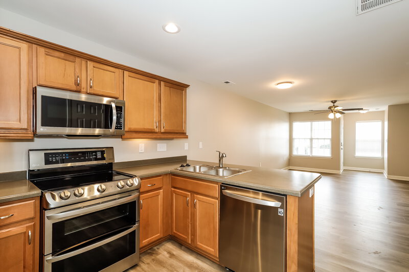 1,715/Mo, 7318 Hollow Brook Ct Fort Mill, SC 29707 Kitchen View 5