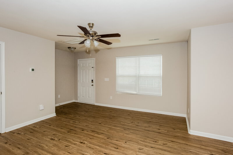 1,740/Mo, 857 Joselynn Dr Gastonia, NC 28054 Living Room View 2