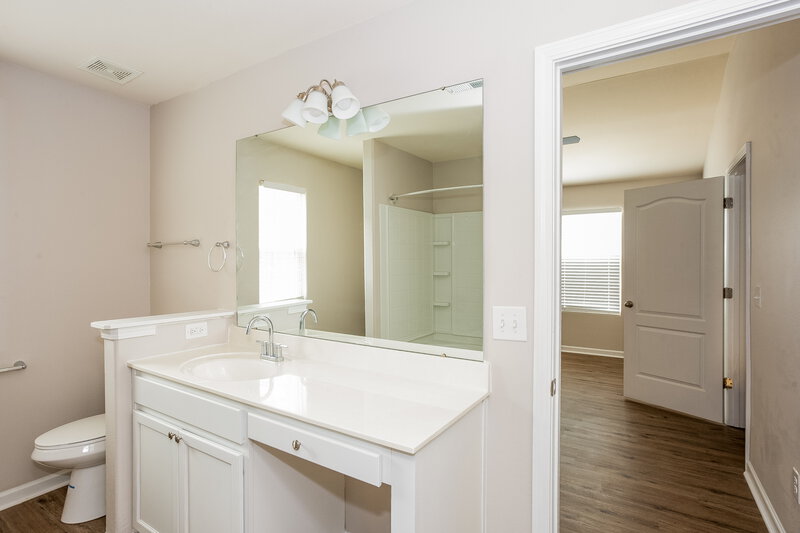 1,740/Mo, 857 Joselynn Dr Gastonia, NC 28054 Main Bathroom View