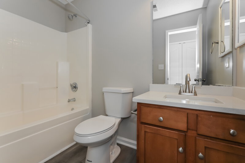 2,740/Mo, 12104 Stewarts Crossing Dr Charlotte, NC 28215 Bathroom View