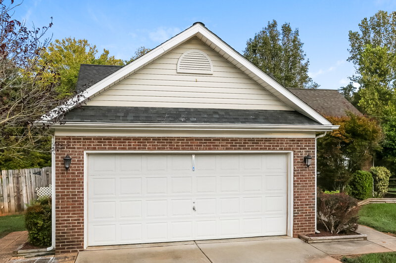 2,110/Mo, 1040 Sandy Point Dr SW Concord, NC 28025 Front View