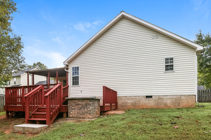 2,110/Mo, 1040 Sandy Point Dr SW Concord, NC 28025 Rear View