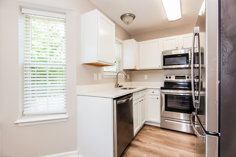 1,685/Mo, 7212 Kavan Hunter Dr Charlotte, NC 28214 Kitchen View 2