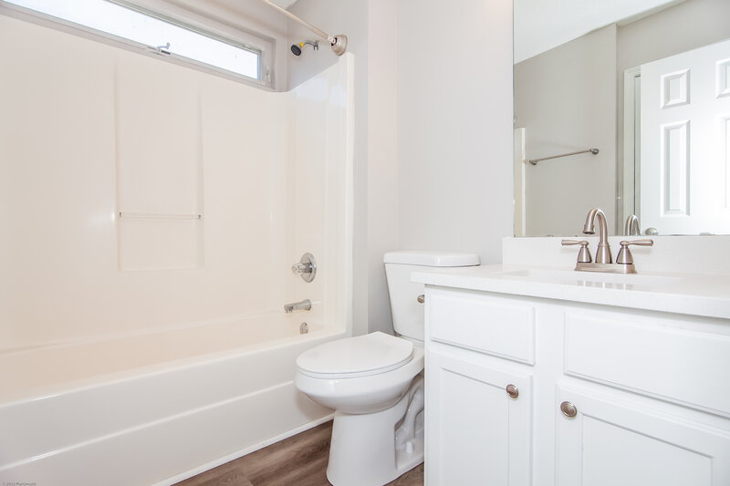 1,685/Mo, 7212 Kavan Hunter Dr Charlotte, NC 28214 Main Bathroom View