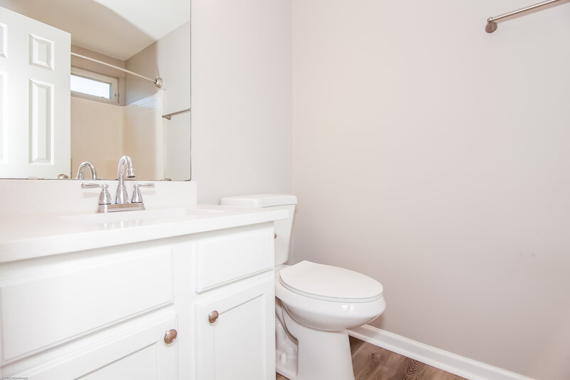 1,685/Mo, 7212 Kavan Hunter Dr Charlotte, NC 28214 Bathroom View