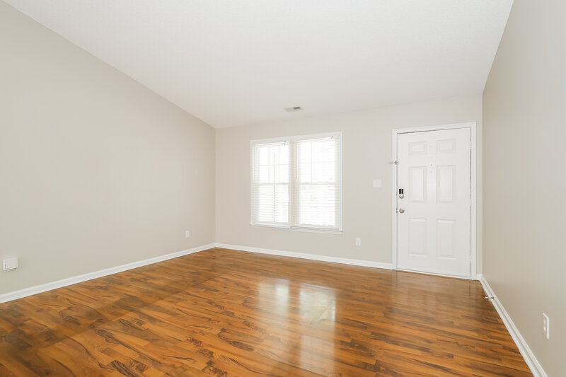 1,840/Mo, 6226 Rockshire Dr Charlotte, NC 28227 Living Room View