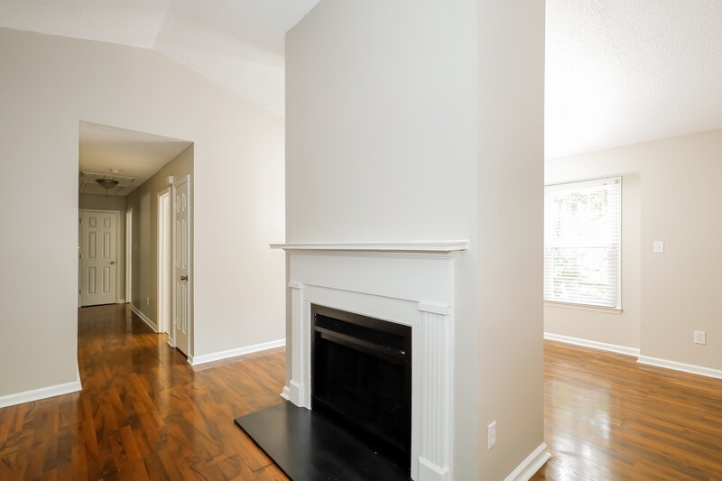 1,840/Mo, 6226 Rockshire Dr Charlotte, NC 28227 Living Room View 2